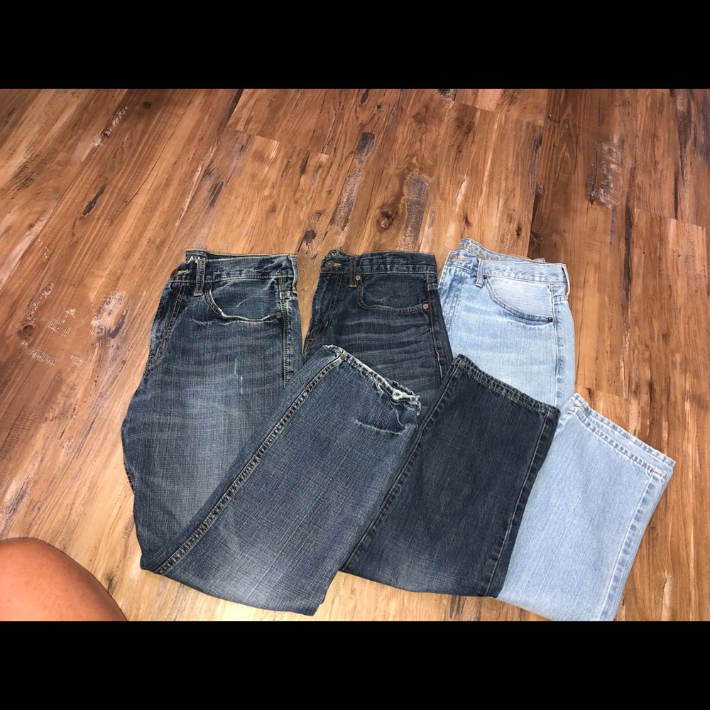 Bundle of men’s American Eagle jeans 32-30
